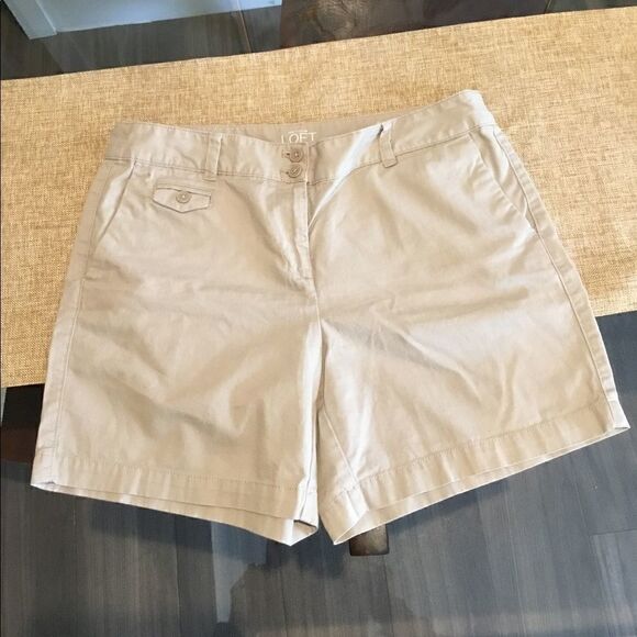 LOFTâANN TAYLORâKHAKIâSHORTSâSIZEâ8 - Picture 3 of 4